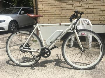 BICICLETTA ELETTRICA CON BATTERIA NUOVA