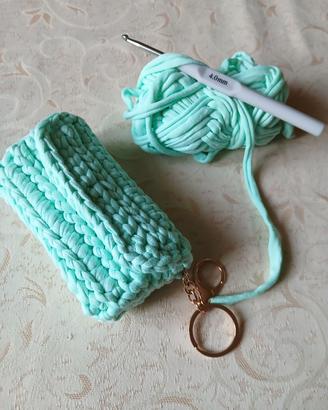 Mini portachiavi/portacarte ad uncinetto 💳💄