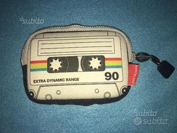 Custodia cn cerniera disegno Musicassetta Vintage