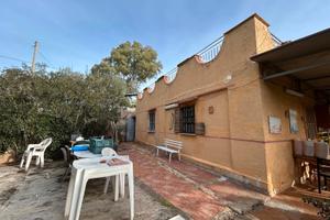 Villino Indipendente con Ampio Terreno