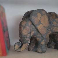 Scultura ELEFANTE breccia gialla