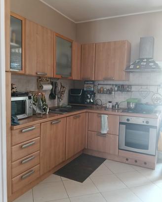 cucina in buone condizioni 