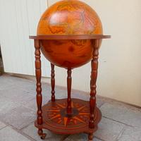 mini bar a mappamondo