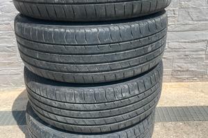 Gomme 225/55/18