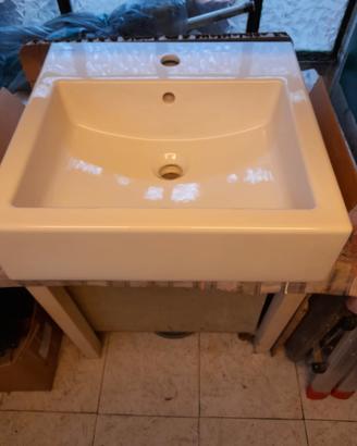 Lavabo in ceramica