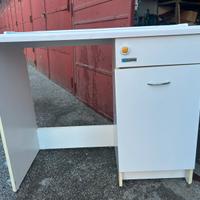 Mobiletto con vano lavateice