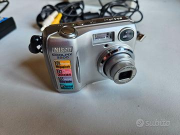 NIKON COOLPIX 3200 MACCHINA FOTOCAMERA DIGITALE
