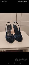 Scarpa spuntata blu notte effetto raso
