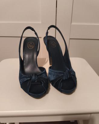 Scarpa spuntata blu notte effetto raso