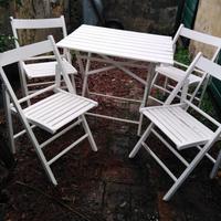 tavolo e sedie da giardino 