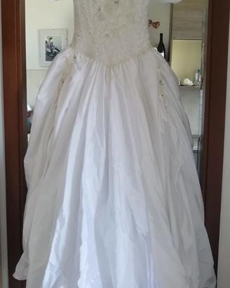 Abito da sposa vintage in taffetà con ricami