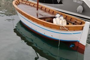 splendido gozzo di legno