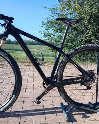 Mtb Cube in carbonio tgM