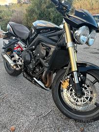 Triumph street triple 675 (permuta scooter)