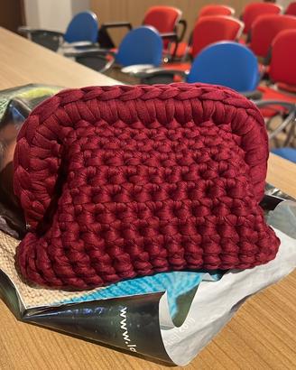 borsetta a mano clutch color bordeaux