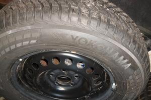 gomme Yokohama 215/55 16 invernali 