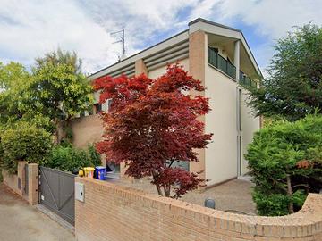 VILLA con possibilità miniappartamento