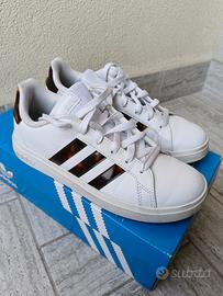 sneakers Adidas n. 36,5