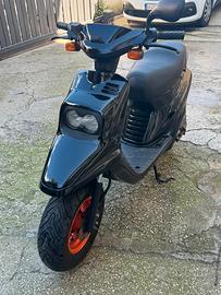 Booster MBK nero arancio