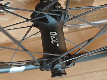 Coppia Ruote DT Swiss HG 1800 Spline 25 (700c)