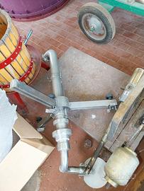 Attrezzatura per lavorazione uve da vino