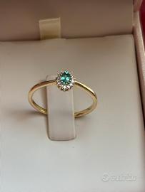 Anello d’oro con diamante