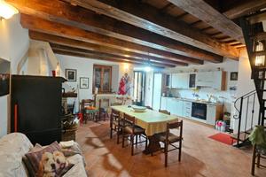 CASA SEMINDIPENDENTE A TAVOLETO