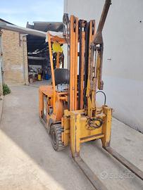 Carrello elevatore elettrico tre ruote