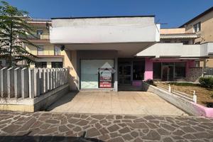 NEGOZIO A MONTESILVANO