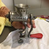 Tritacarne ghisa antico e raro