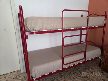 Letto a castello in metallo