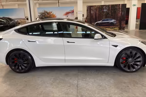 Tesla Model 3 Performance 2021 pompa di calore