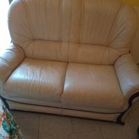 divano 2 posti  in legno e pelle sintetica