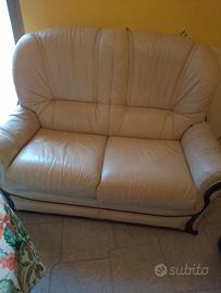 divano 2 posti  in legno e pelle sintetica