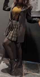 Cappotto grigio elegante con cintura