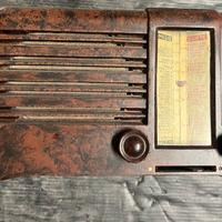 Vecchia radio d’ epoca  radiomarelii fido 9U15