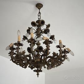 Lampadario Bronzo, ricche decorazioni 18 luci