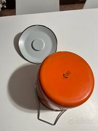 Pentola vintage smaltata Siltal con decorazioni