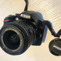 Nikon D3200 + obbiettivo 55/200 e custodia