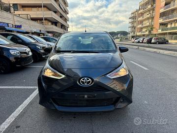 Toyota Aygo Connect 1.0 VVT-i 72CV 5 porte x-busin