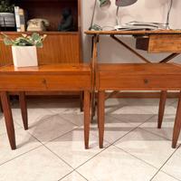 Coppia di comodini in stile scandinavo teak