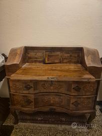 Ribalta/ Scrittoio veronese in noce con intarsi