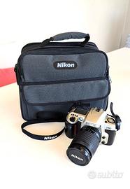 Nikon F60 analogica con obiettivo 28-80mm e borsa