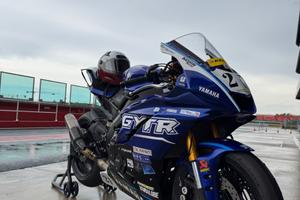 Yamaha r6