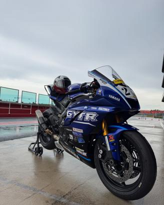 Yamaha r6