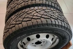 4 gomme chiodate con cerchi  215/70r/15c