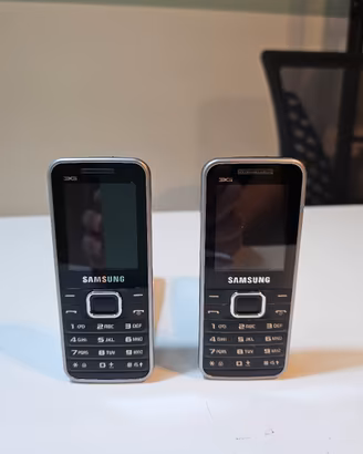 Lotto n. 2 Cellulari Samsung E3210 No Batteria