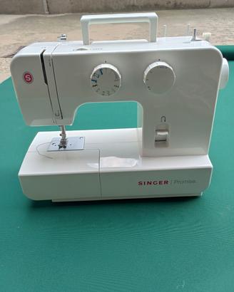 vendi  macchina da cucire Singer promise 