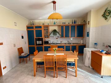 Cucina e Parete Attrezzata