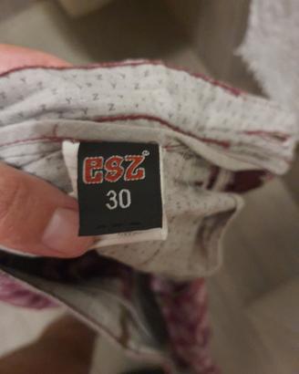 Short Yes Zee